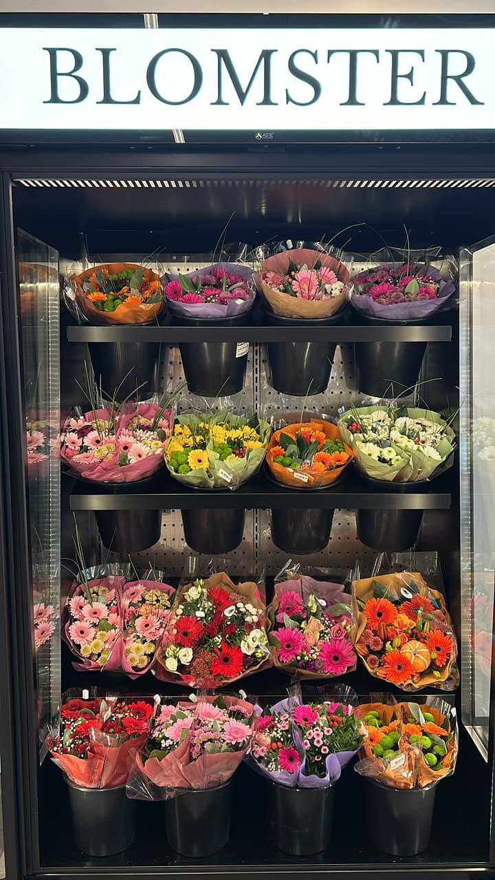 Min Købmand i Asp har igen fyldt køleren med friske buketter