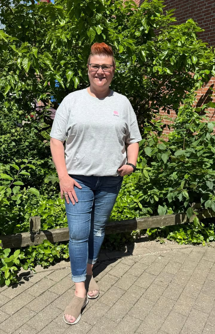 Only Curves præsenterer den nye t-shirt med bamseprint fra Only Carmakoma