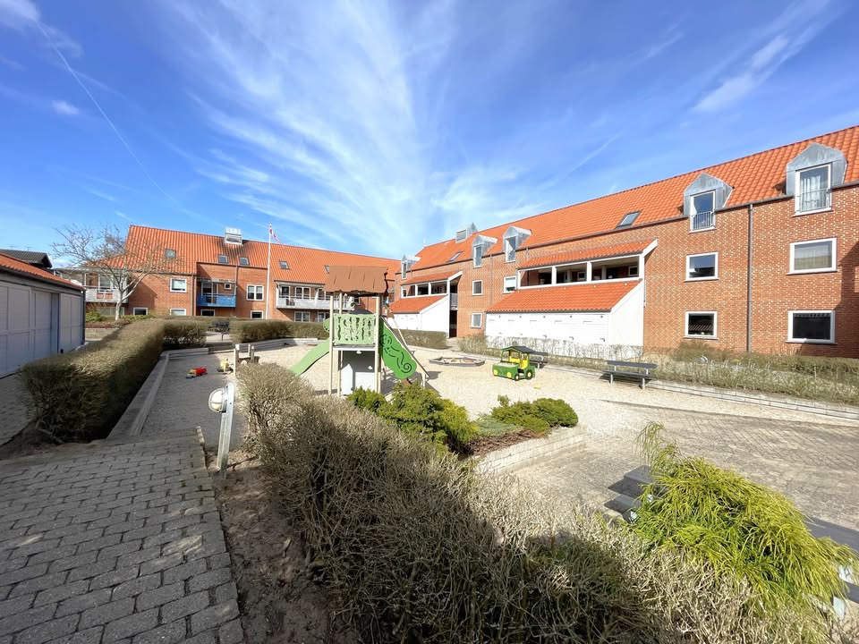 Charmerende 4-værelses lejlighed i Langå med nye vinduer og moderniseret køkken til leje hos RandersBolig