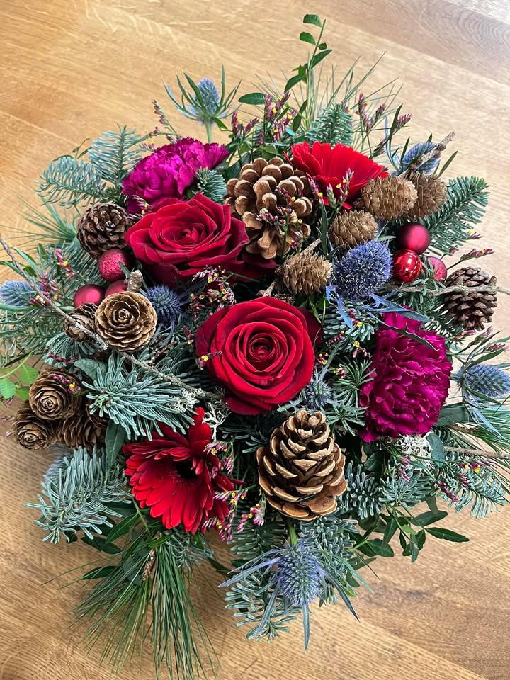 Vestergades Blomster ApS klar til jul: Bestil din julebuket eller gavekurv i god tid