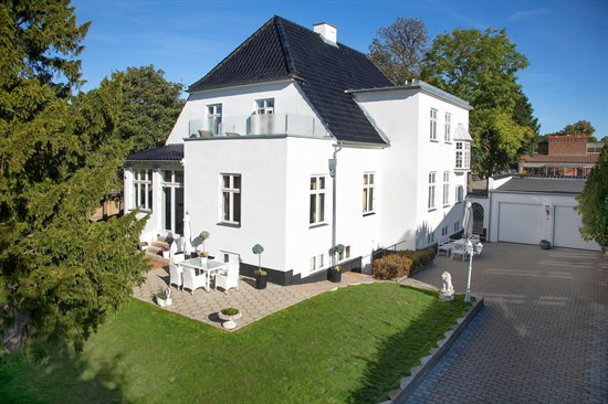 Top 6 over dyreste boliger til salg i Charlottenlund. Priser op til 48.000.000 kr