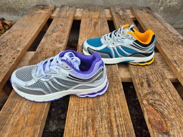 Sportigan Farsø sælger Endurance Mipo Kids shoe til 300 kr