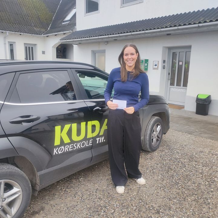 Kudahls Køreskole ønsker tillykke til Asta med kørekortet