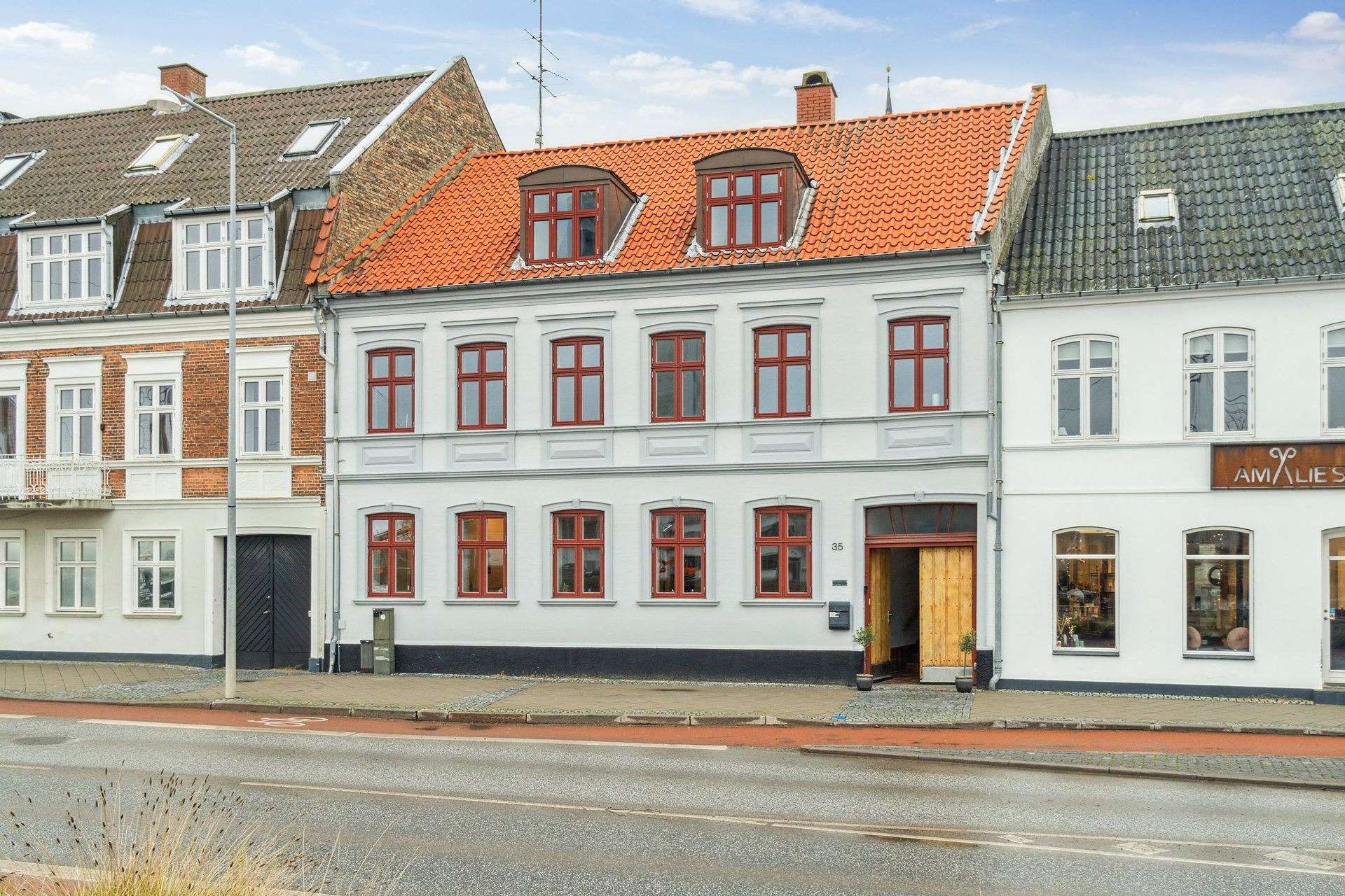 Eksklusiv bolig for 3,0  mio. kroner er netop kommet til salg i Nakskov - Se den og de dyreste boliger her