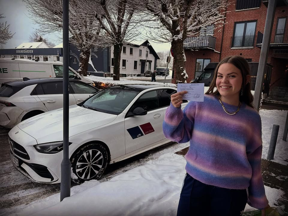 Lets Drive fejrer Victorias kørekort-success trods vinterføre