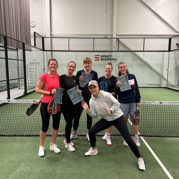 Padel Court Esbjerg fejrer succesfuldt afsluttet træningsforløb med fokus på teknik og sjov