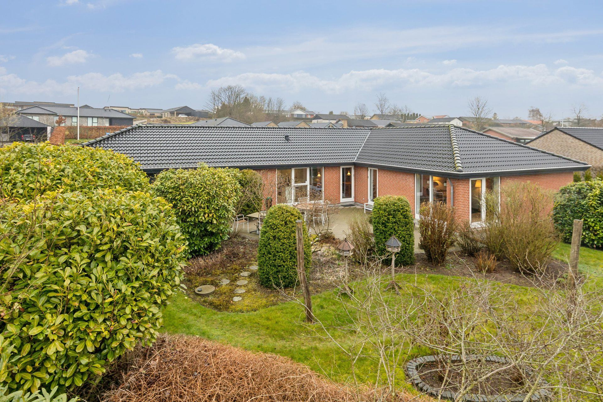 Luksusbolig netop kommet til salg i Østbirk: Se hvad du skal smide for Østbirks dyreste adresser her