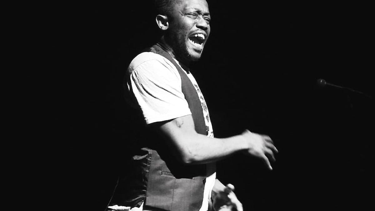 Oplev en aften med ordets magi til poetry slam i Odense