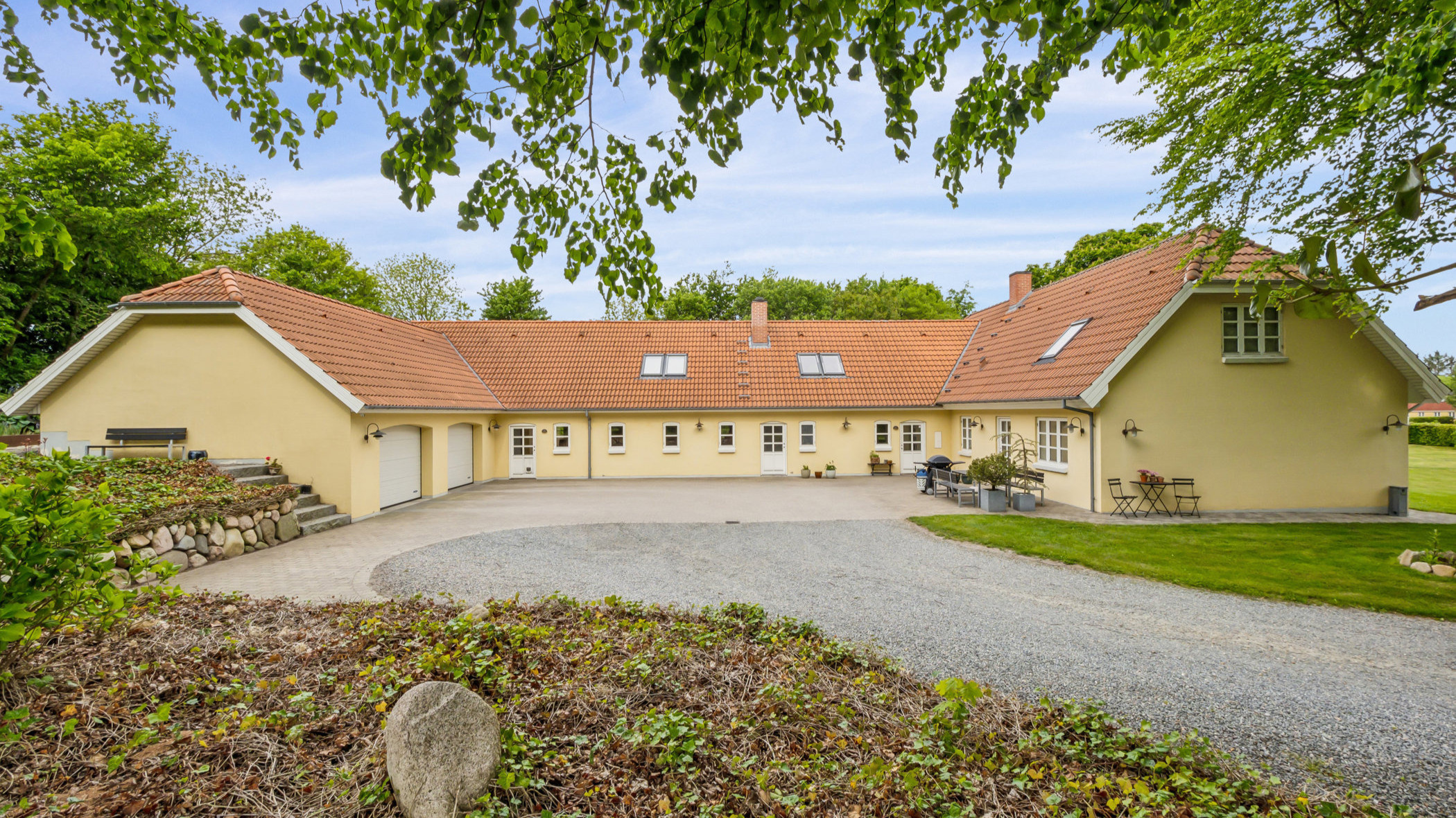 Ny pris på landlig ejendom med plads til både familieliv og fritidsdrømme