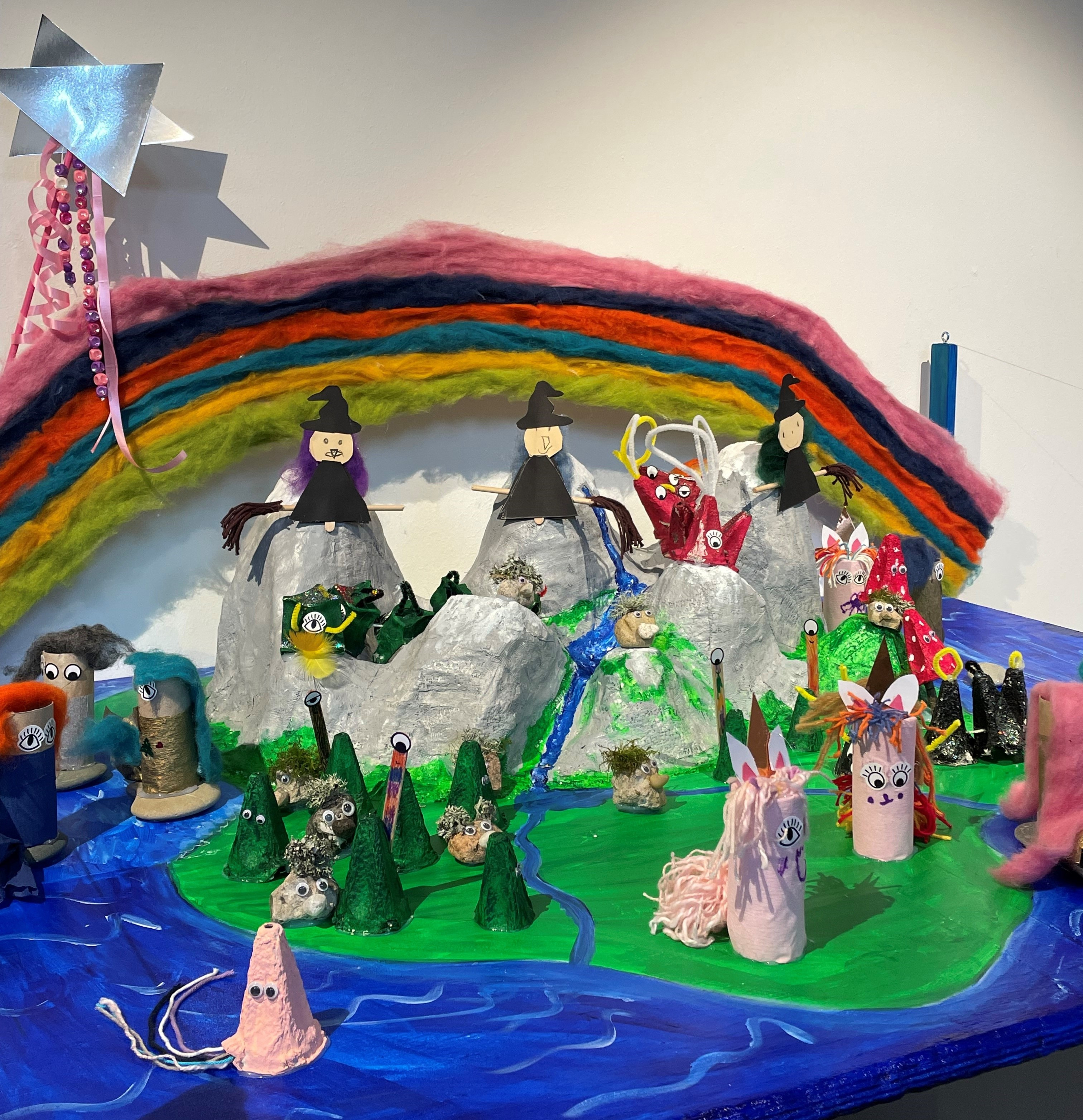 Fernisering af Børnenes Udstilling 2025 på Varde Bibliotek