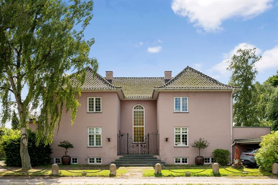 Top 6 over dyreste boliger til salg i Klampenborg. Priser op til 83.000.000 kr