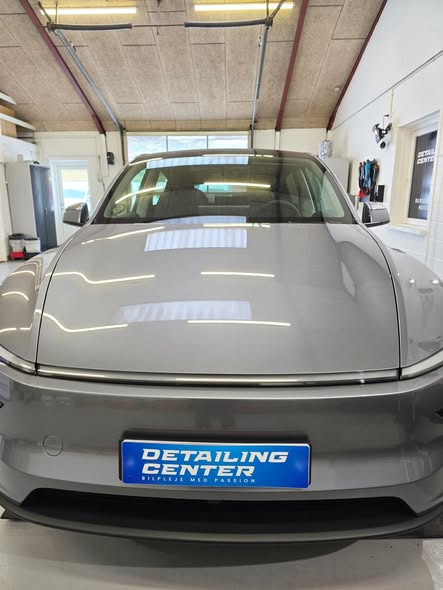 Detailing Center beskytter Tesla Model Y Juniper Quicksilver med komplet behandling