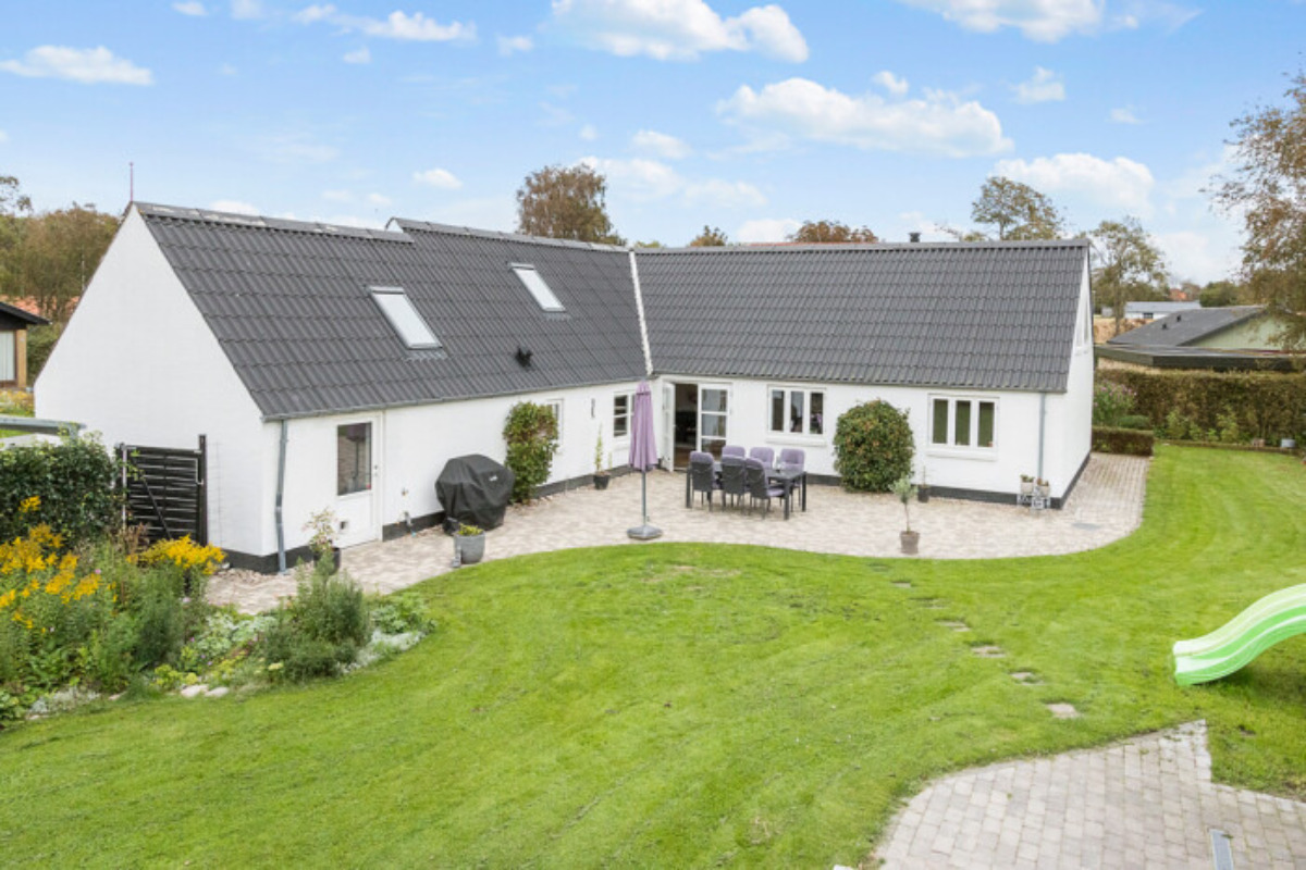 Drømmevilla i Brønderslev: Familiens perle slås ned med 100.000 kr i prisen