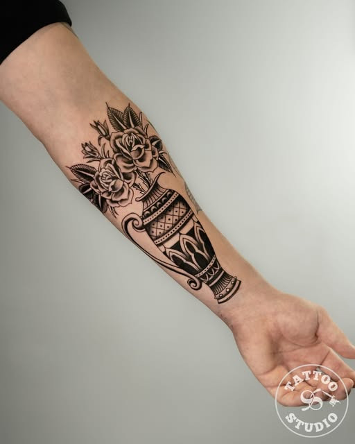 Tattoo Studio 96 præsenterer Andrés' mesterværk i blackwork-design