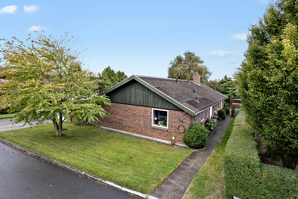 EDC Skive I/S præsenterer velholdt villa på Kirsebærvej i Skive