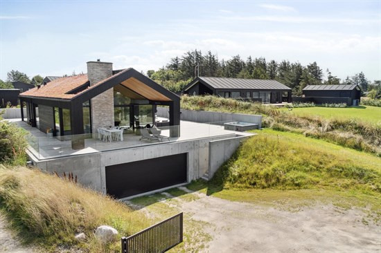 Luksusbolig netop kommet til salg i Blokhus: Se hvad du skal smide for Blokhus’ dyreste adresser her