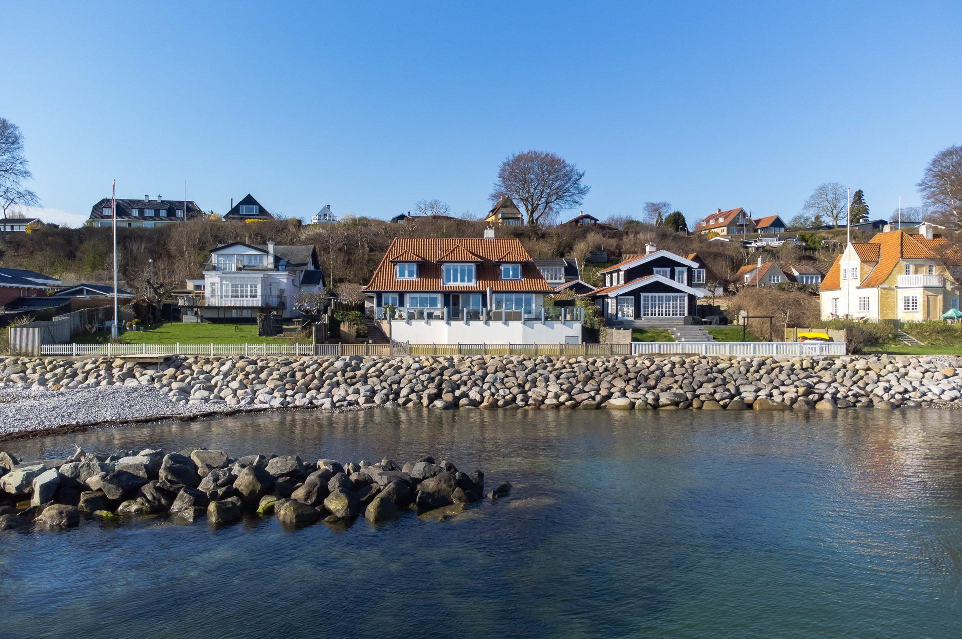 Netop kommet til salg: Nordre Strandvej 172A en af Ålsgårdes dyreste adresser