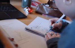 Når matematikken spænder ben for drømmeuddannelsen: 19-årige Huda vil være ingeniør