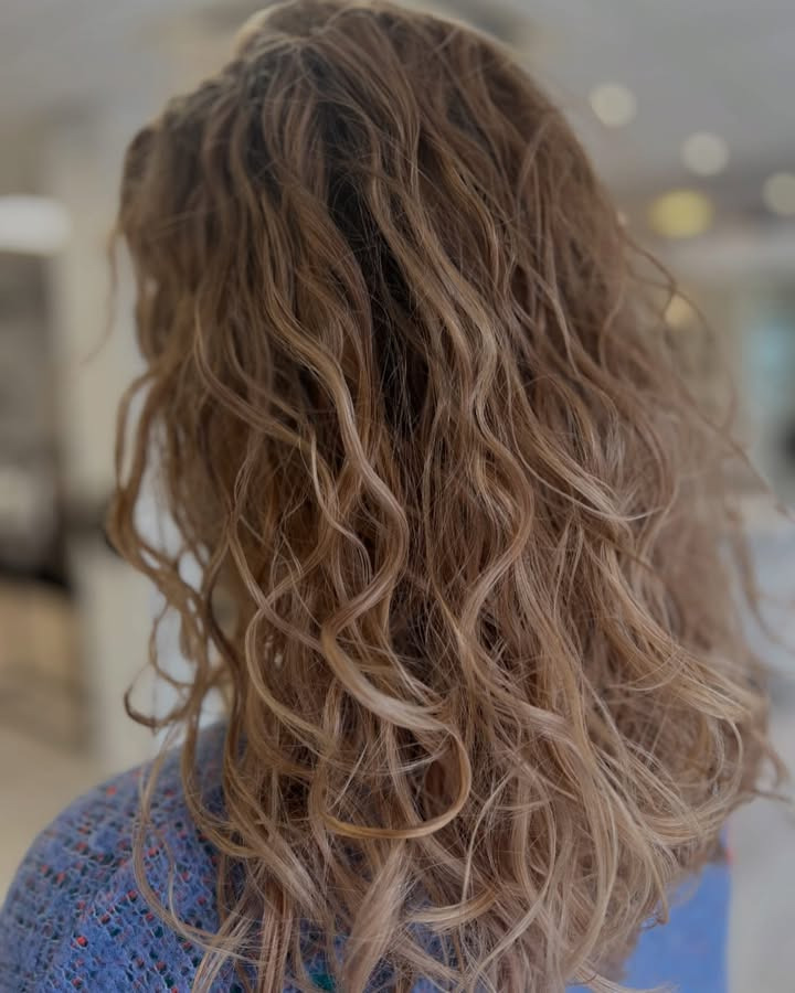 BØGVAD præsenterer naturlig balayage til førstegangskunder