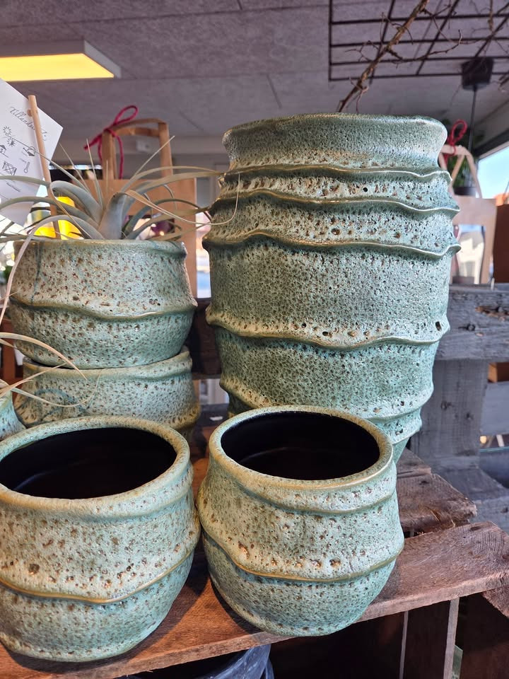 Nye farverige potter og glas ankommer til Flore Vida