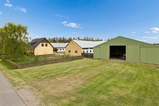 Saltumvej 166 og 2 andre boliger er kommet til salg denne uge i Brønderslev - se boligerne her.