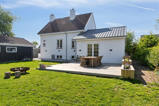 Til salg hos Nybolig Hvidovre - Alexander Holm ApS: Drømmevilla med plads til hele familien