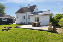 Til salg hos Nybolig Hvidovre - Alexander Holm ApS: Drømmevilla med plads til hele familien