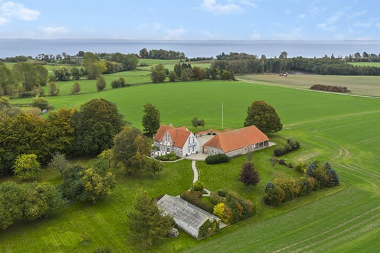 Top 6 over dyreste boliger til salg i Hesselager. Priser op til 5.695.000 kr