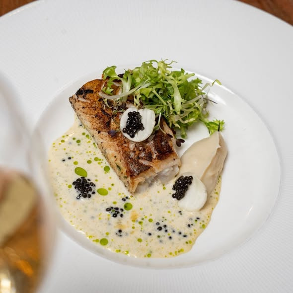 Restaurant Under Klippen præsenterer ny 2-retters menu med eksklusive valgmuligheder