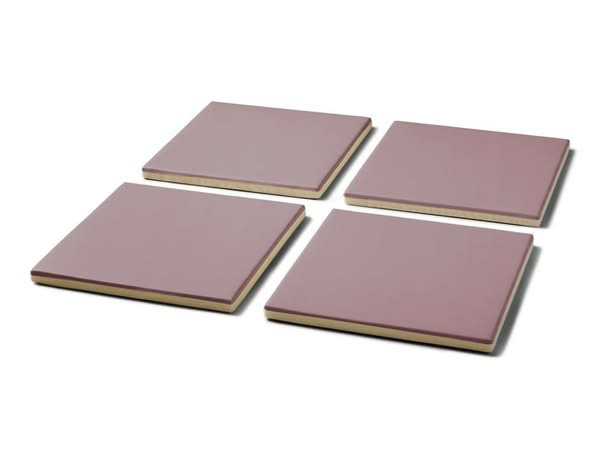 Campen Auktioner præsenterer online auktion med farverige legemåtter og tæpper til børneværelset