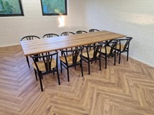 Hovelind Møbler tilbyder rabat på Korfu plankebord og Oscar stole