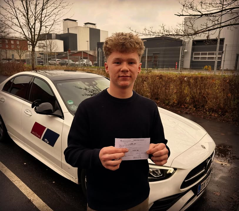 Lets Drive ønsker tillykke med kørekortet til Felix Bach