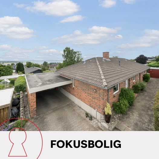 Home Kerteminde-Munkebo præsenterer velholdt villa med fjordudsigt og kommende fjernvarme