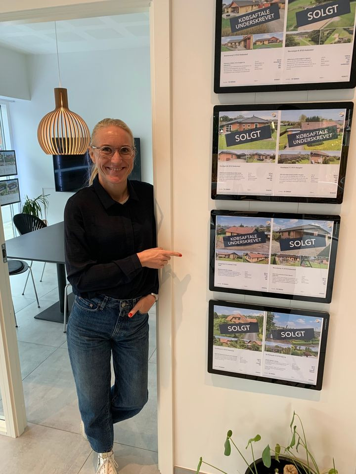 Marie-Louise har underskrevet købsaftale på Leragervej 12 i Lindved, oplyser EDC Mæglerne Hedensted
