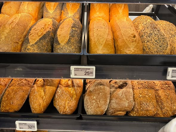 Spar Suldrup tilbyder friskbagt formfranskbrød og wienerstænger til 25 kr.