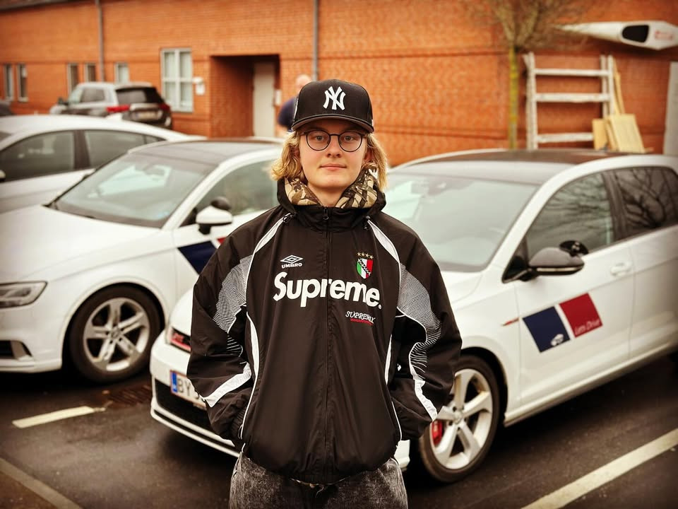 Lets Drive fejrer Lucas' succesfulde køreprøve