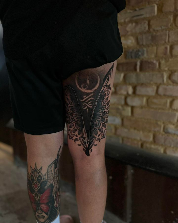 Hos Din Tatovør tilbyder ledige tider i morgen hos Andrej