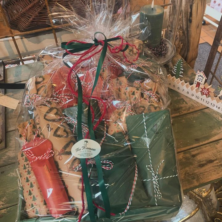 Fru Hansens Butik & Café: Hent pakkekalender og besøg os søndage i november og december