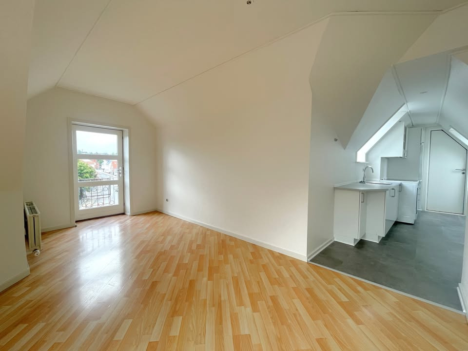 RandersBolig tilbyder stor 3-værelses lejlighed i Hadsten med 50% indskud