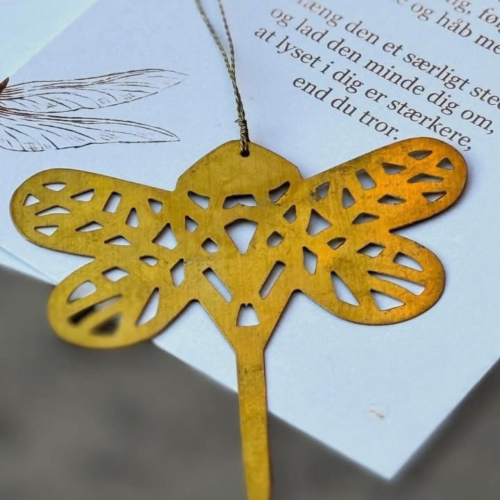 Chokolet A/S præsenterer ny messingguldsmed som symbol på håb og styrke