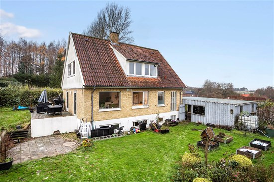 Kvarmløsevej 108 og 1 anden boliger er kommet til salg denne uge i Tølløse - se boligerne her.