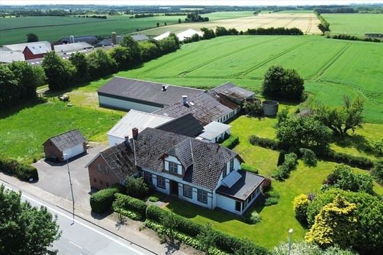 Top 6 over dyreste boliger til salg i Gram. Priser op til 2.495.000 kr