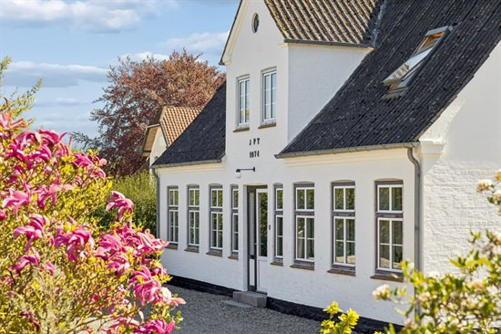 Top 6 over dyreste boliger til salg i Broager. Priser op til 4.395.000 kr