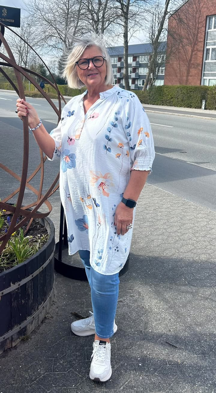 Rosengreen fremviser smart sæt med tunic og jeans