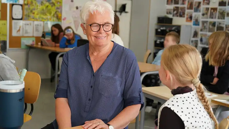 Frivillige seniorer skaber værdi i Thys folkeskoler