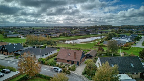 Top 6 over dyreste boliger til salg i Hovedgård. Priser op til 3.495.000 kr