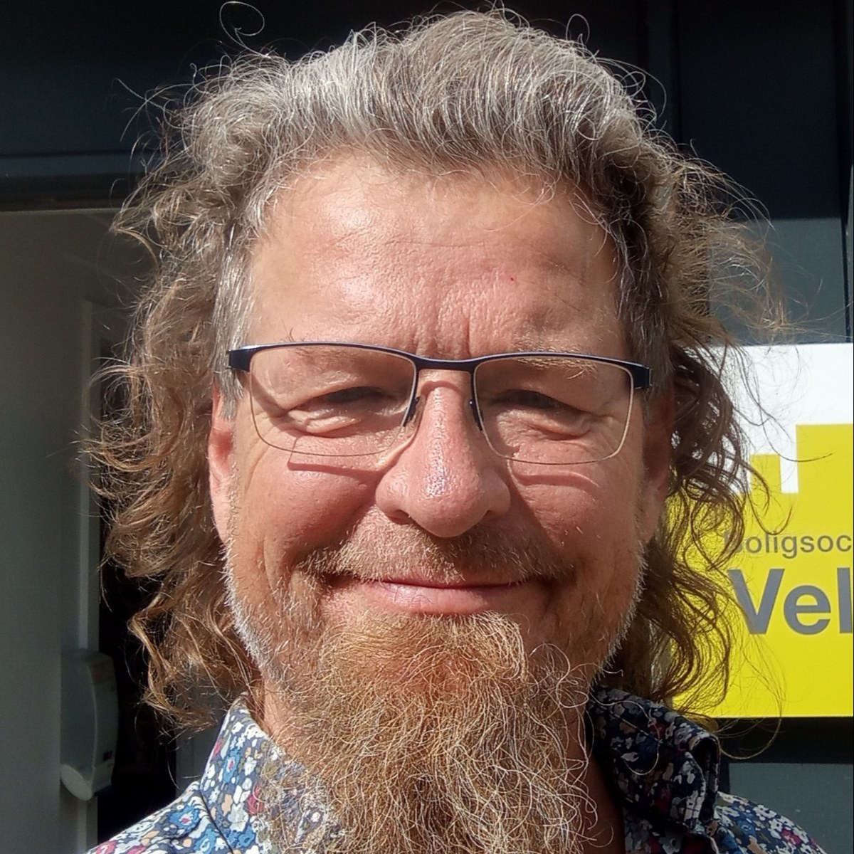 Thomas Waagø Holleufer siger aldrig nej til beboernes spørgsmål