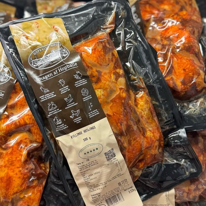 Fru Hansens Butik & Café præsenterer nye kødfulde kyllingeprodukter til grillen fra Hopballe Mølle