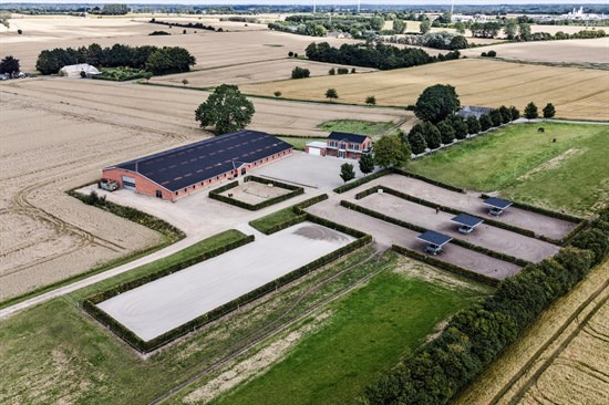 Top 6 over dyreste boliger til salg i Ejby. Priser op til 9.995.000 kr