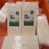 SuperBrugsen Hammerum tilbyder mellemlagret ost til kun 79,99 kr.